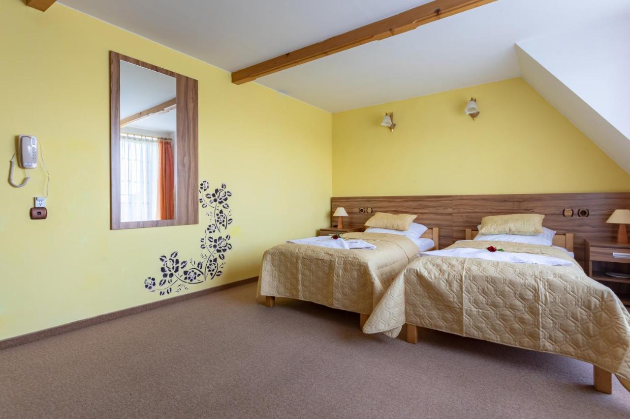 Hotel Goralski Raj Nowy Targ Bagian luar foto